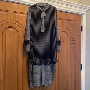 Stunning black and white bubble hem ruffle dress sz M